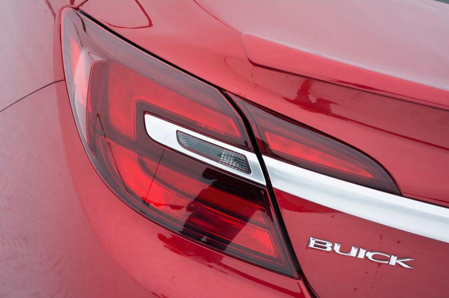  Buick Regal GS AWD 2014 года  (фото 11 из 30)